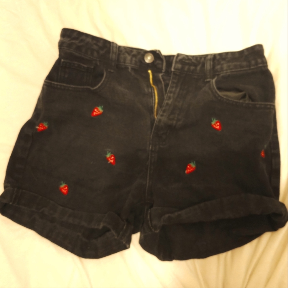 Strawberry Black  Demin Short